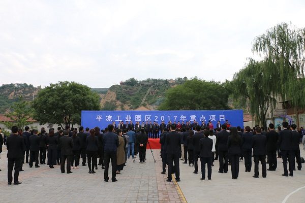 市委副書記、市長王奮彥帶隊(duì)觀摩督查公司項(xiàng)目建設(shè)工作(圖3)