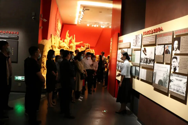 平?jīng)鲢垂军h委組織各支部開展“重溫歷史、砥礪前行”(圖2)